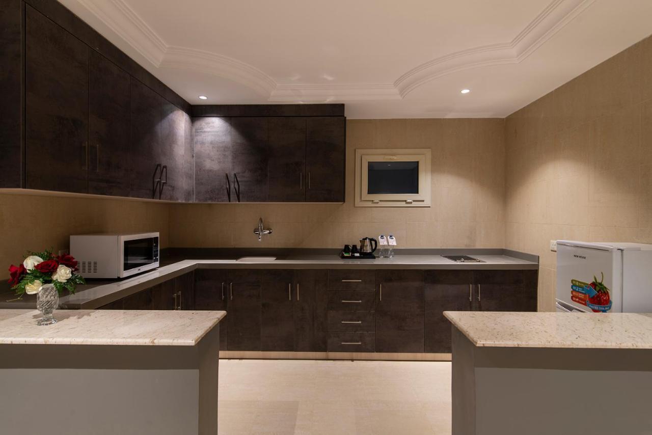 Enala Hotel Apartments - Tabuk Buitenkant foto